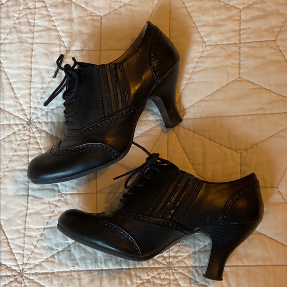 Black Bass Heels